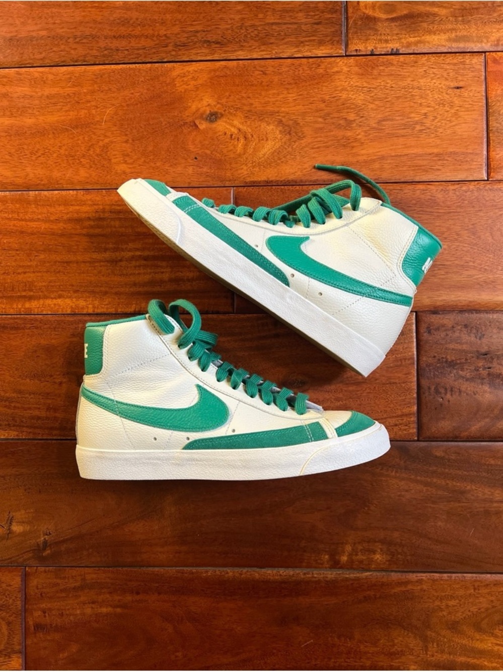 Nike Mid-Top Sneakers White with Green Swoosh